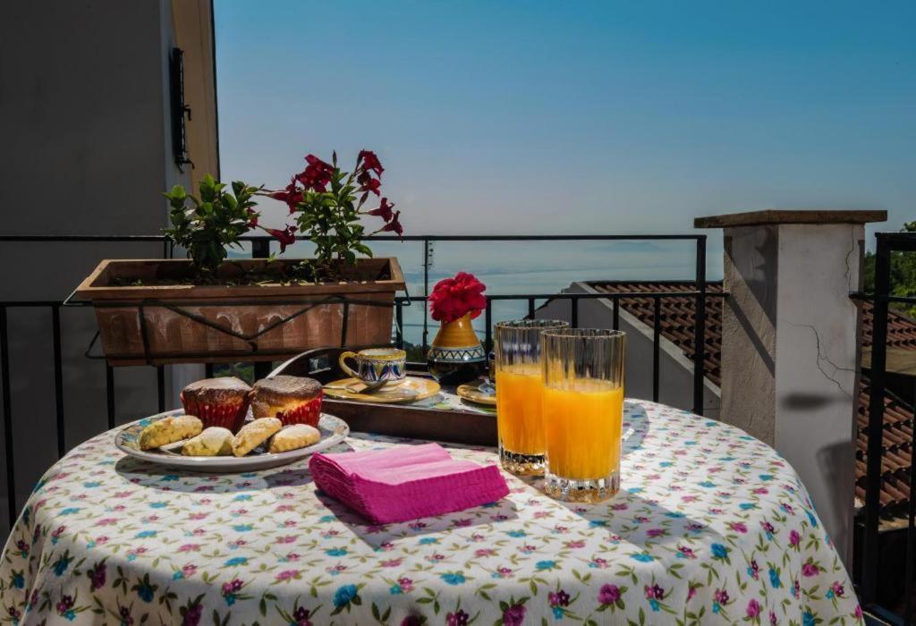 Casa Rosaria Amalfi Coast Bed & Breakfast Vietri Bagian luar foto